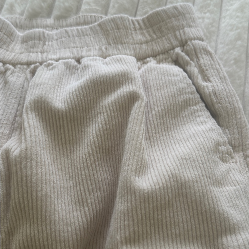 Roots Cream Corduroy Cargo Pants - Picture 3 of 7